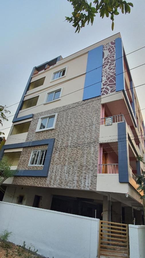 Tirupati Homestay: 2BHK Family Apartments with AC near Alipiri Exterior photo