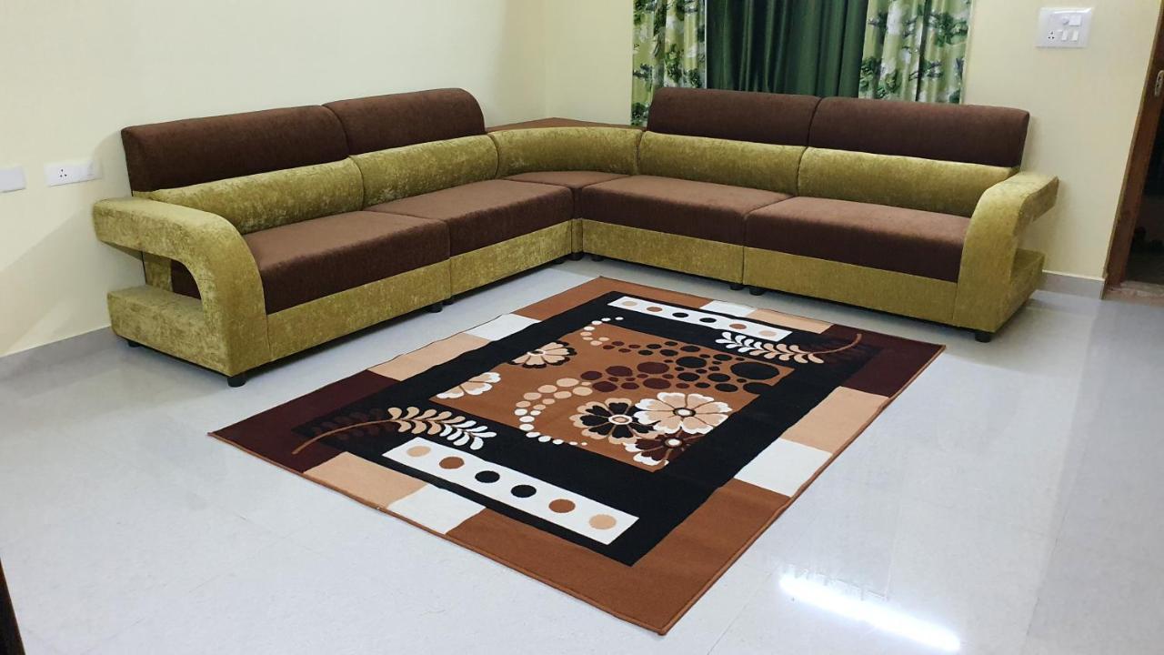Tirupati Homestay: 2BHK Family Apartments with AC near Alipiri Exterior photo