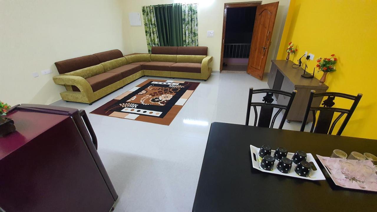 Tirupati Homestay: 2BHK Family Apartments with AC near Alipiri Exterior photo