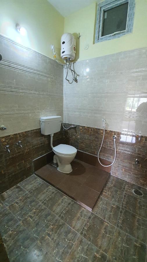 Tirupati Homestay: 2BHK Family Apartments with AC near Alipiri Exterior photo