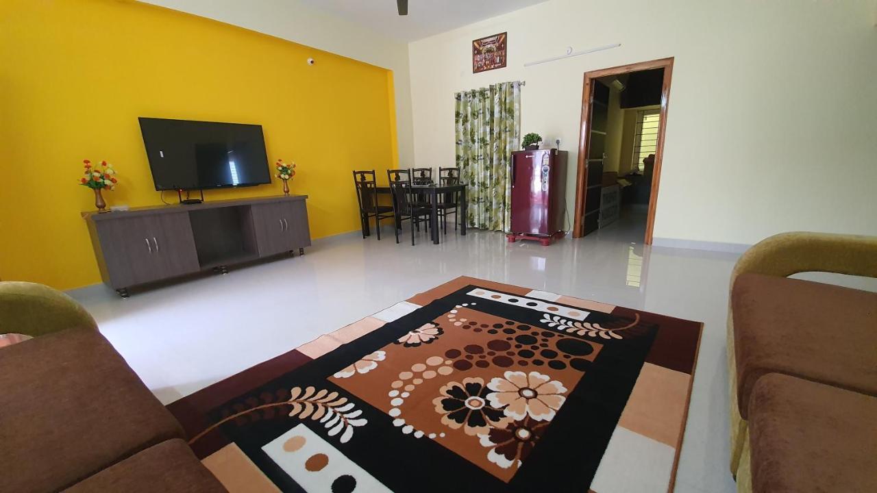 Tirupati Homestay: 2BHK Family Apartments with AC near Alipiri Exterior photo