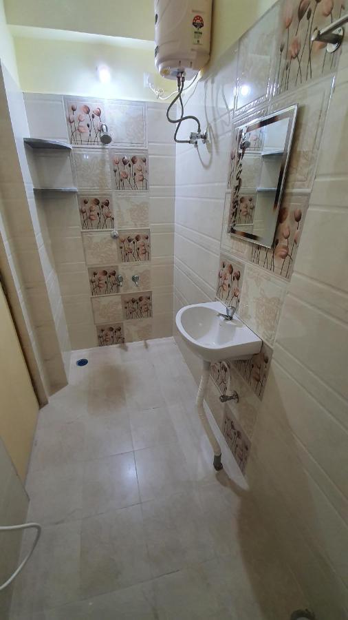 Tirupati Homestay: 2BHK Family Apartments with AC near Alipiri Exterior photo